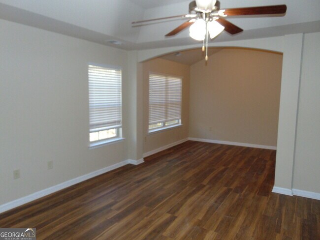 Building Photo - 1320 Napa Valley Dr SW