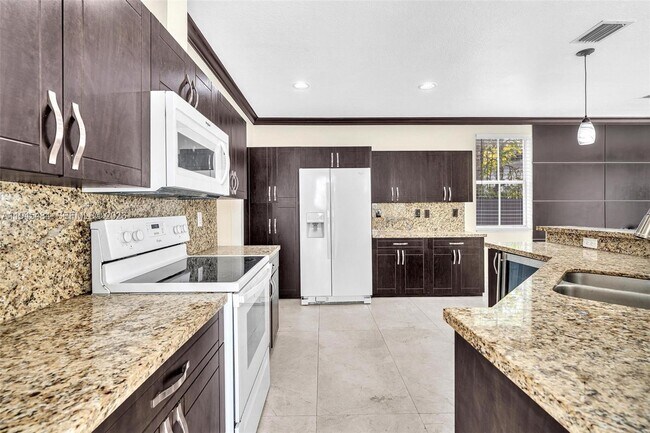 Building Photo - 1102 SW 149th Path