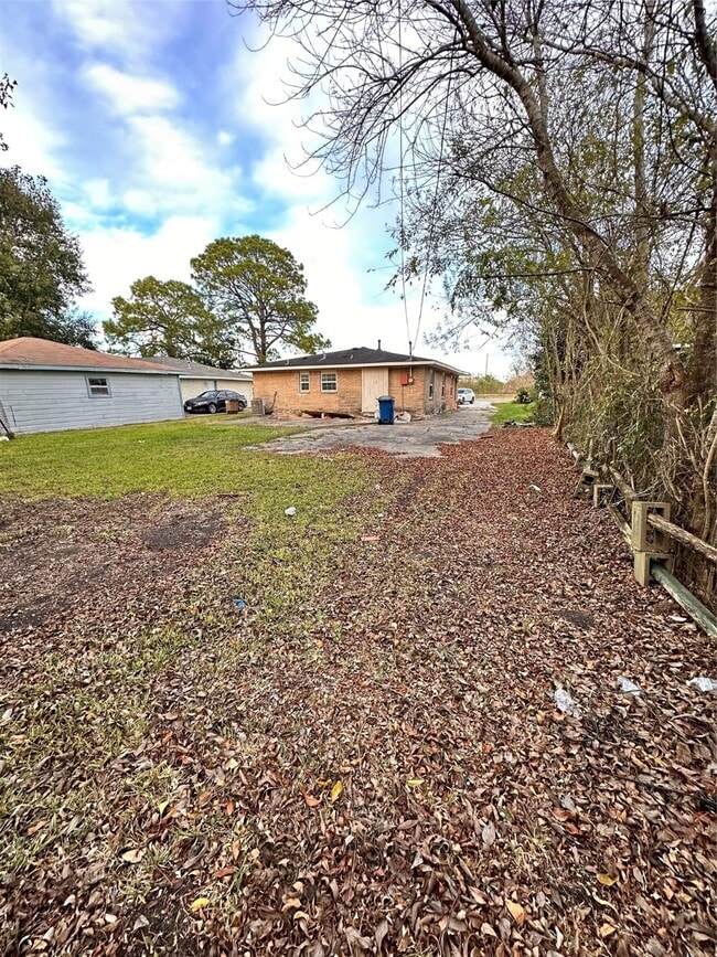 Building Photo - 2618 Hill Ave