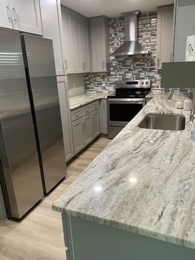 Building Photo - UPDATED 3B/1.5B Home in the Heart of Ft. Walton Beach