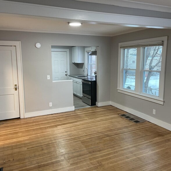 Building Photo - 378 Roycroft Dr