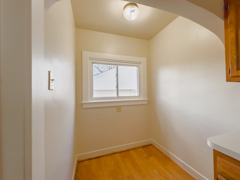 Building Photo - 464 Shasta Dr