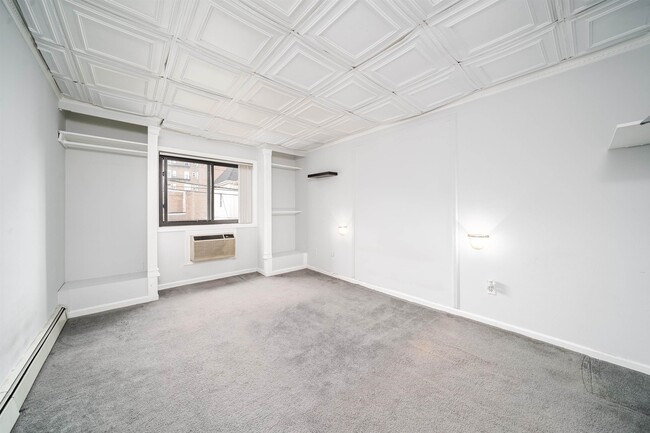 Building Photo - 7117 Park Ave