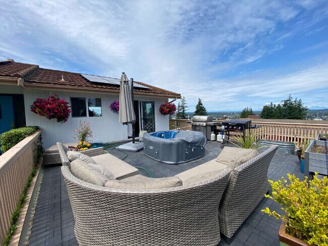 Building Photo - Spectacular Panoramic View at this 5-bed, ...