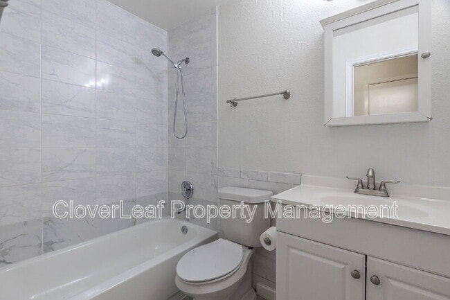 Building Photo - 9423 Cliff Way St