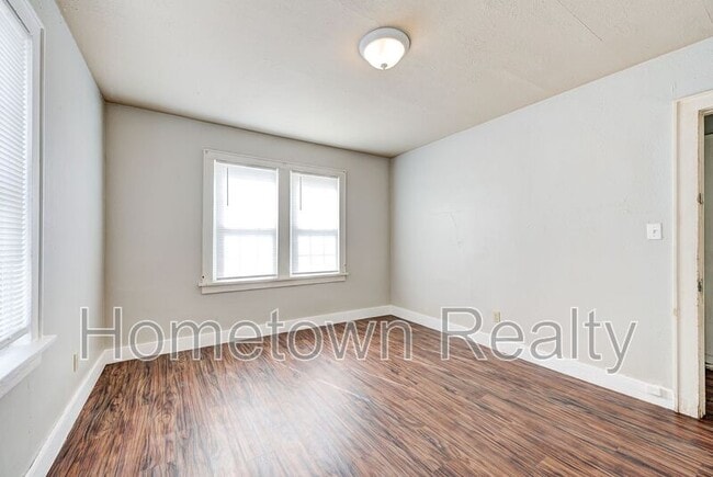 Building Photo - 1524 SW Binkley St
