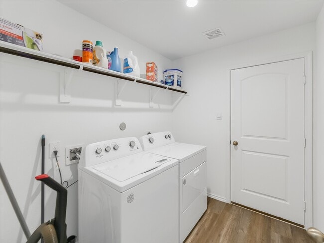 Building Photo - 40422 Basalt Elm Rd