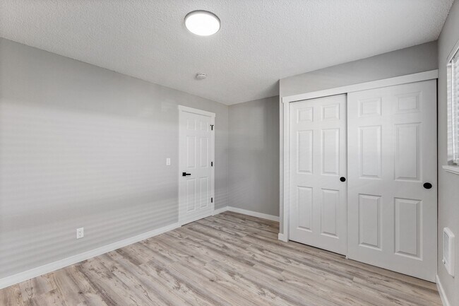 Building Photo - Ground floor apartment