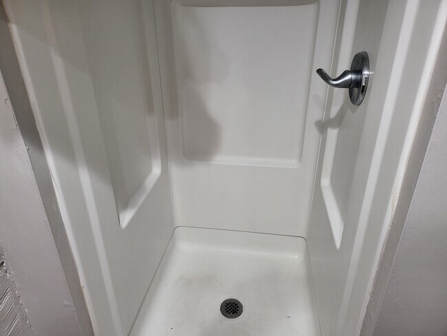 Building Photo - 226 E 16th Ave