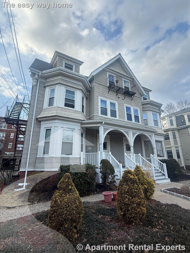 Building Photo - 33 Chester St