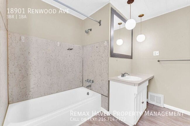 Building Photo - 18901 Renwood Ave