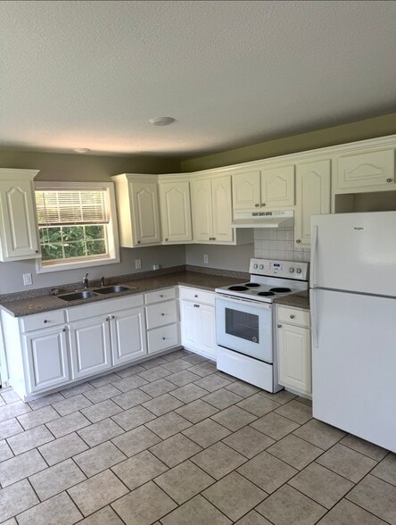 Building Photo - 126 Courtyard Ln