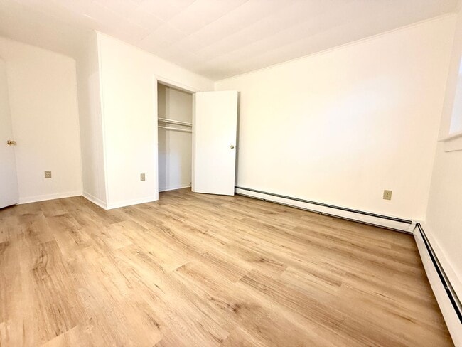 Building Photo - 473 Wilbur Ave