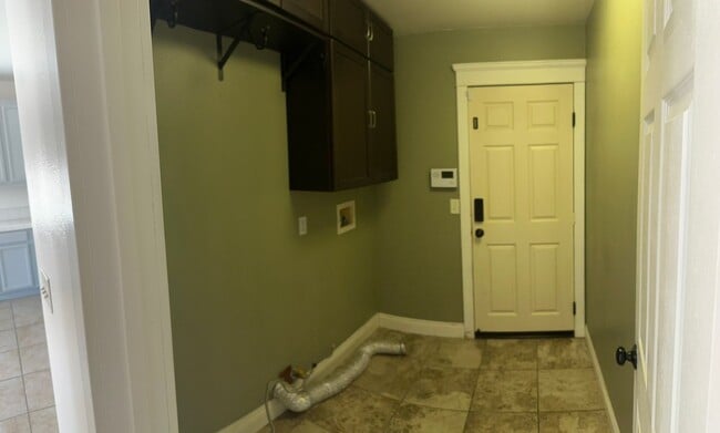 Building Photo - Perfect 4 Bedroom / 3 Bathroom Perris Home