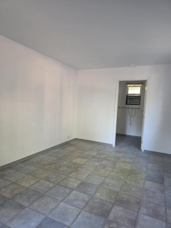 Building Photo - 11020 N Applegate Rd