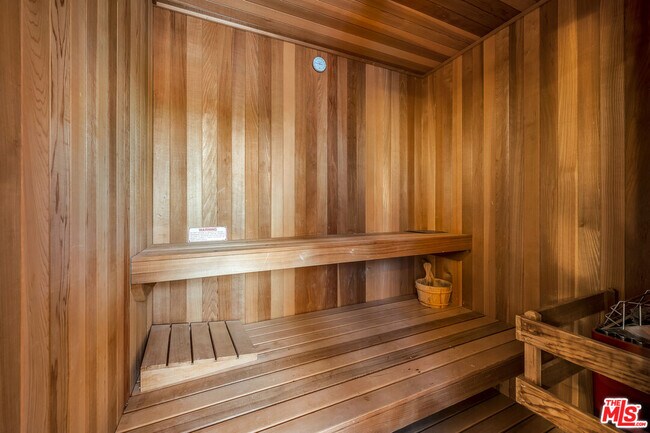 Building Photo - 10810 Rochester Ave