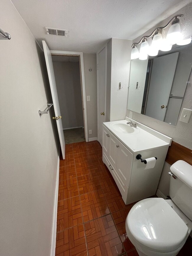 Building Photo - 9131 W 90th Pl