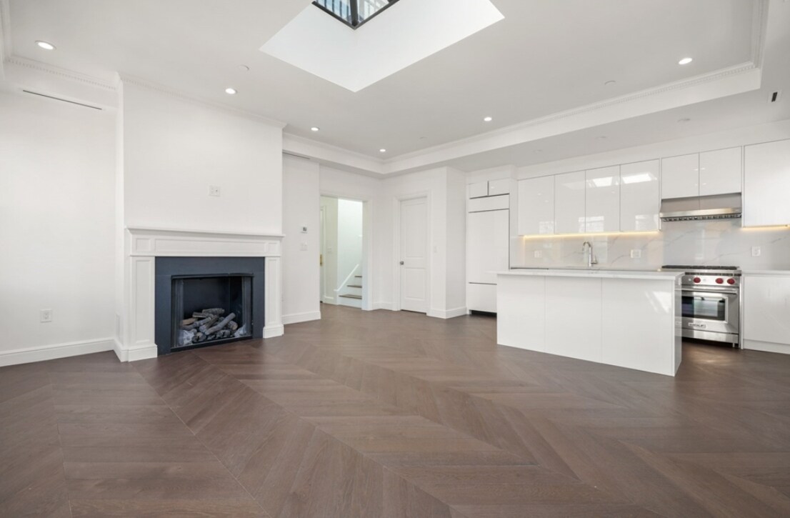 Building Photo - 537 Boylston St