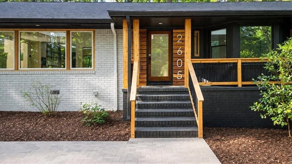 Building Photo - 2605 McKinnon Dr