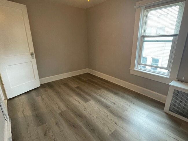 Building Photo - 966 Ridge Ave