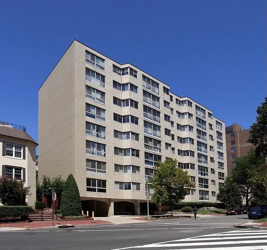 Building Photo - 922 24th St NW