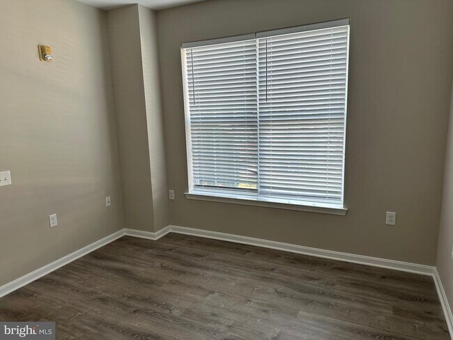 Building Photo - 15618 Everglade Ln