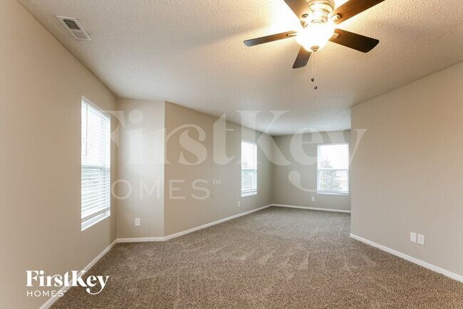 Building Photo - 12649 White Rabbit Dr