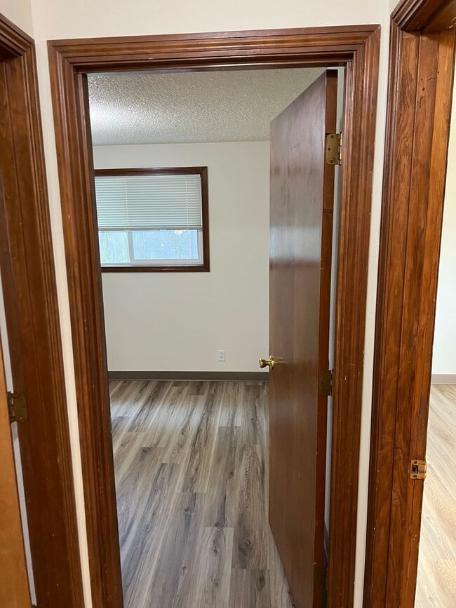 Building Photo - 2 Bedroom in Bethel-Danebo Area