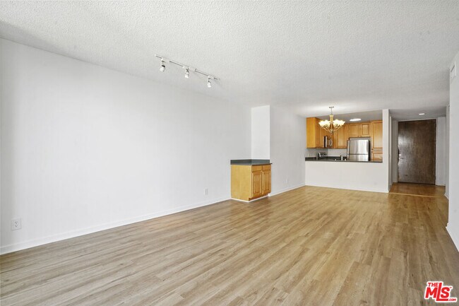 Building Photo - 10751 Wilshire Blvd