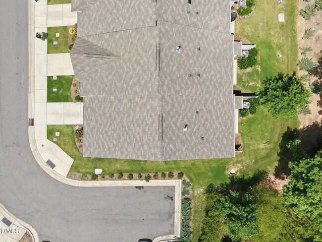 Building Photo - Lease OR Lease to Own