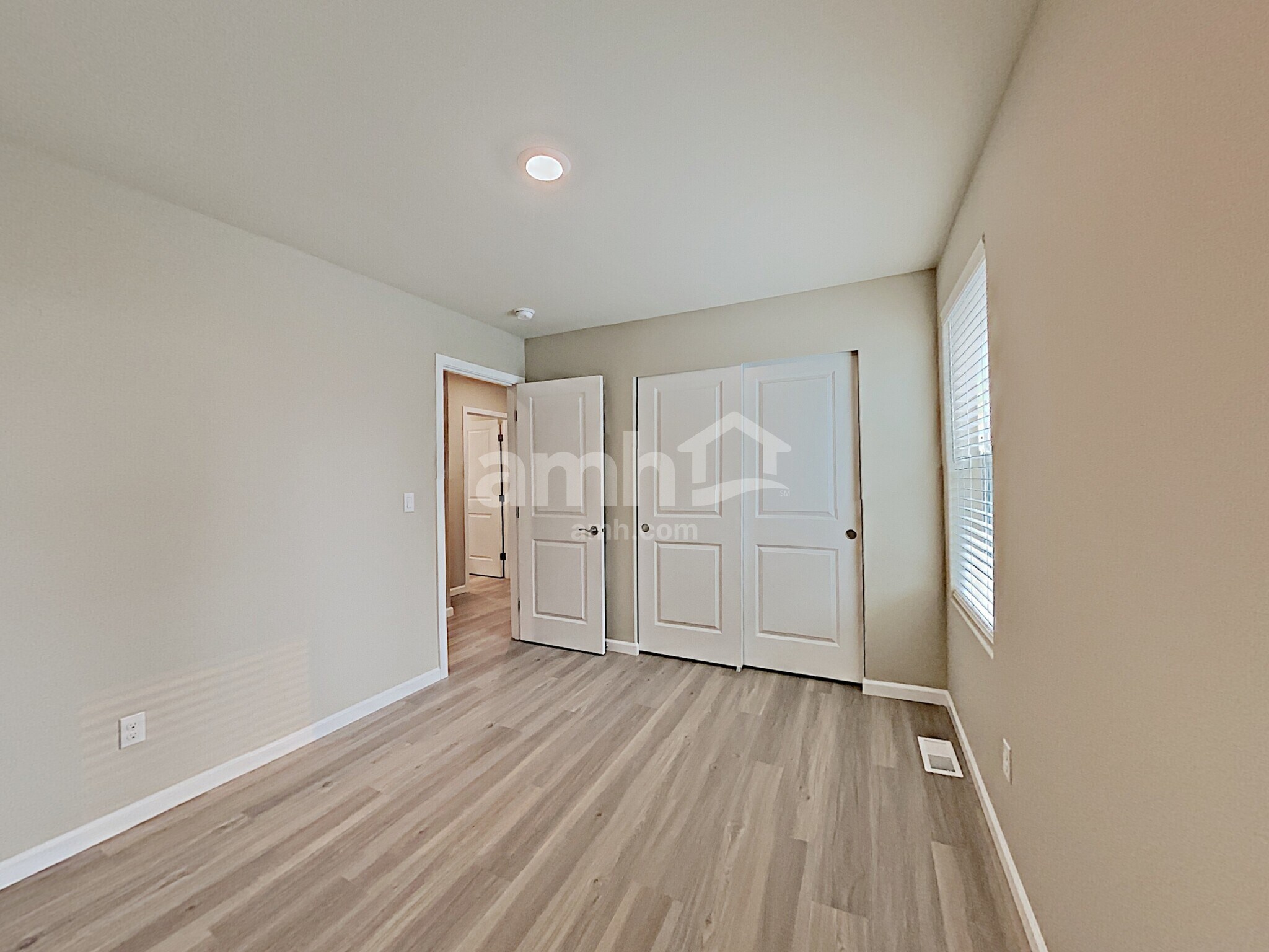 Building Photo - 5748 86th Dr NE