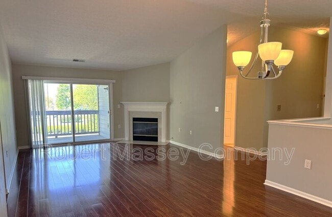 Building Photo - 5301 Pacer Ln