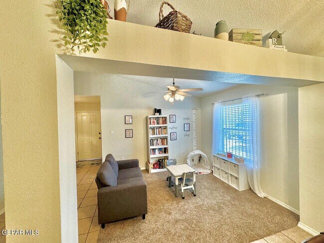 Building Photo - 10041 Paloma Dr