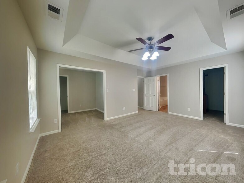 Building Photo - 2120 Ballingarry Dr