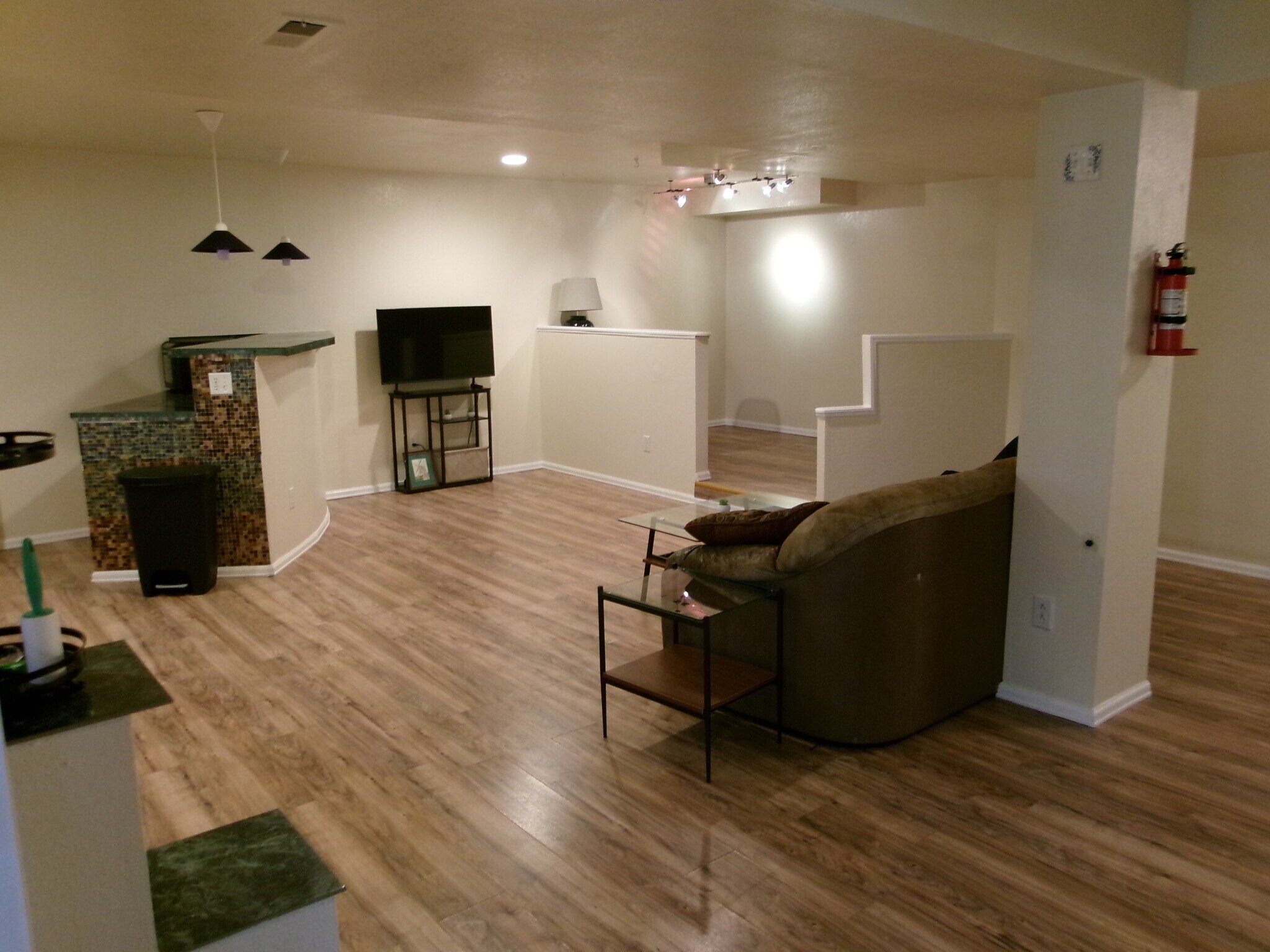 lounge area - 17863 E Maplewood Cir