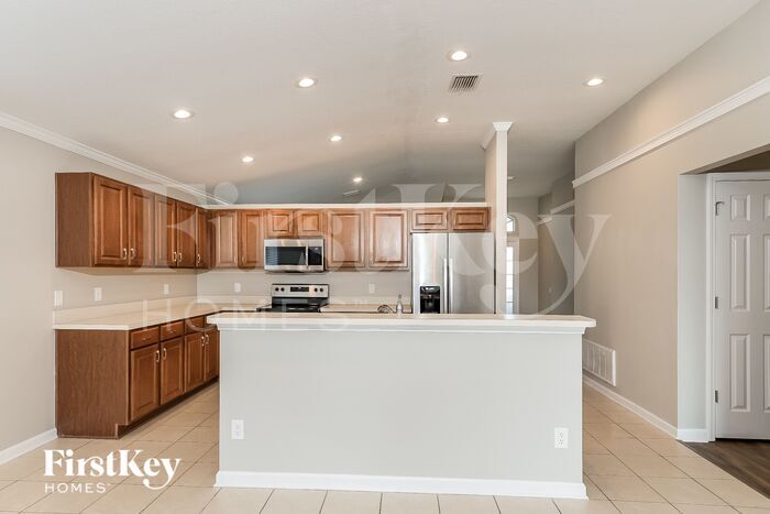 Building Photo - 5825 100th Ave E