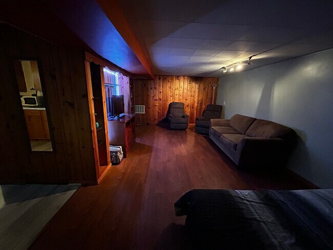 Building Photo - 655 W Ladd Ave