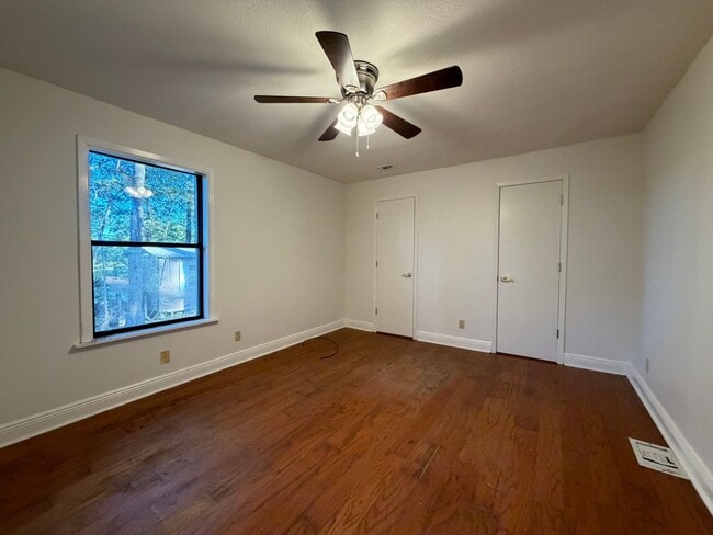 Building Photo - 5 Bed 3 Bath Home in Ruston