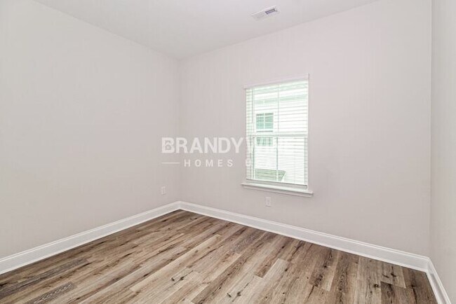 Building Photo - 1032 Wildflower Dr