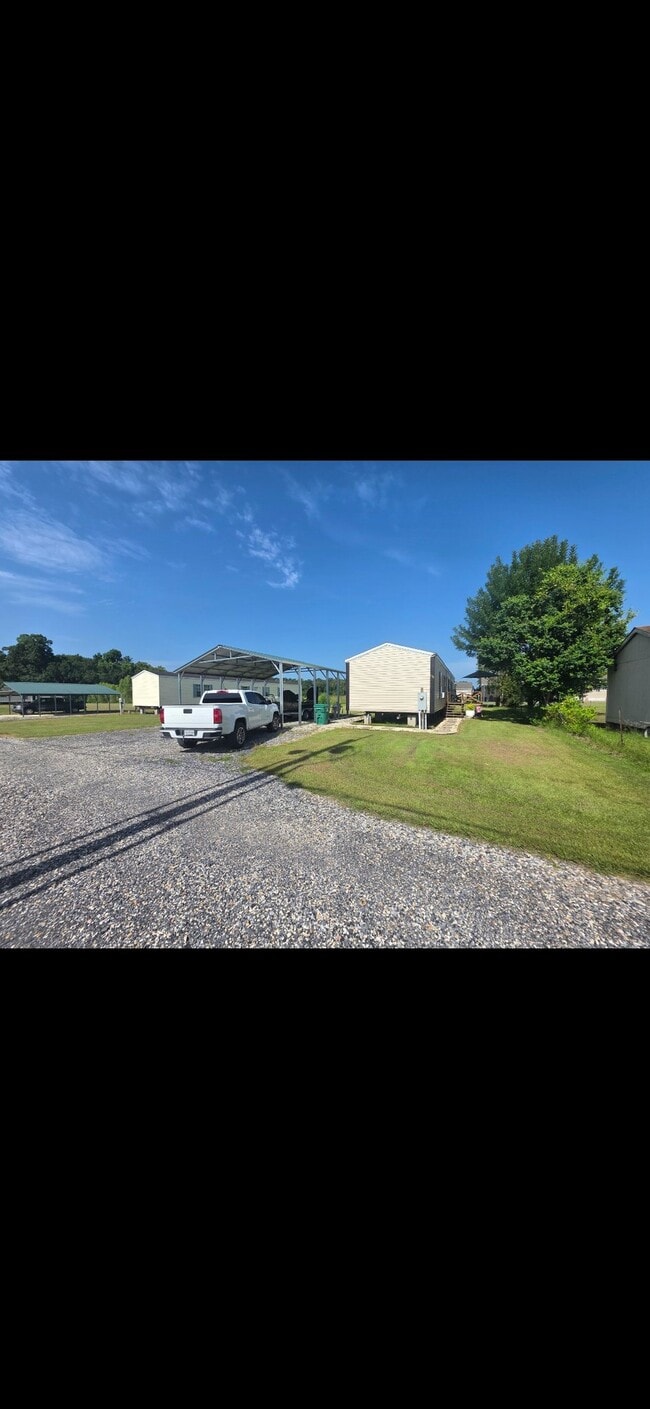 Building Photo - 130 Raoul Ln