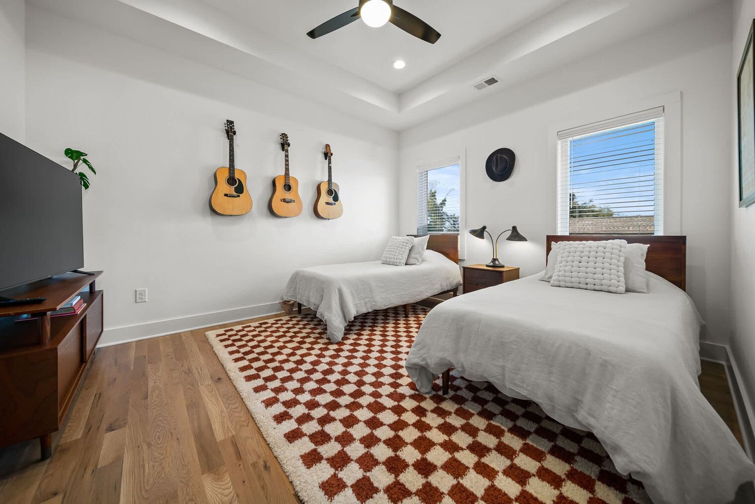 Building Photo - 1102C Buchanan St