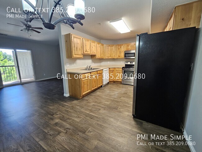 Building Photo - 8246 N Cedar Springs Rd