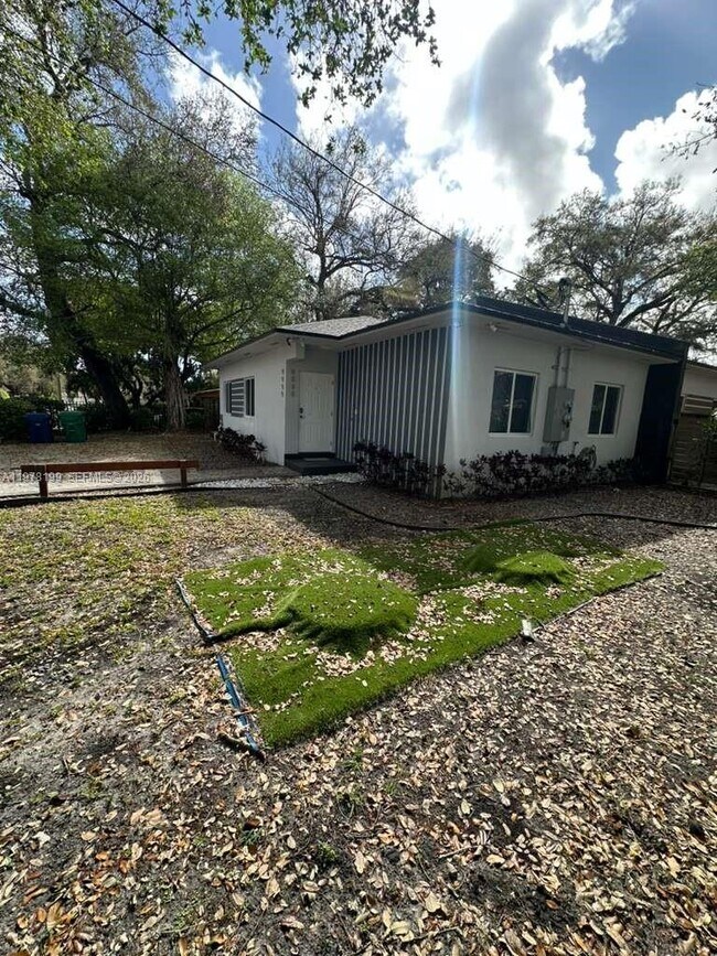 Building Photo - 9999 NW 23rd Ave