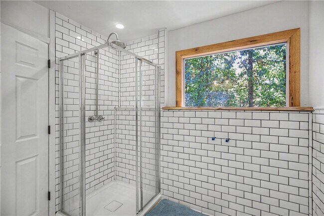 Building Photo - 11 Cresswell Ln