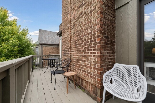 Building Photo - 797 Deer Ct