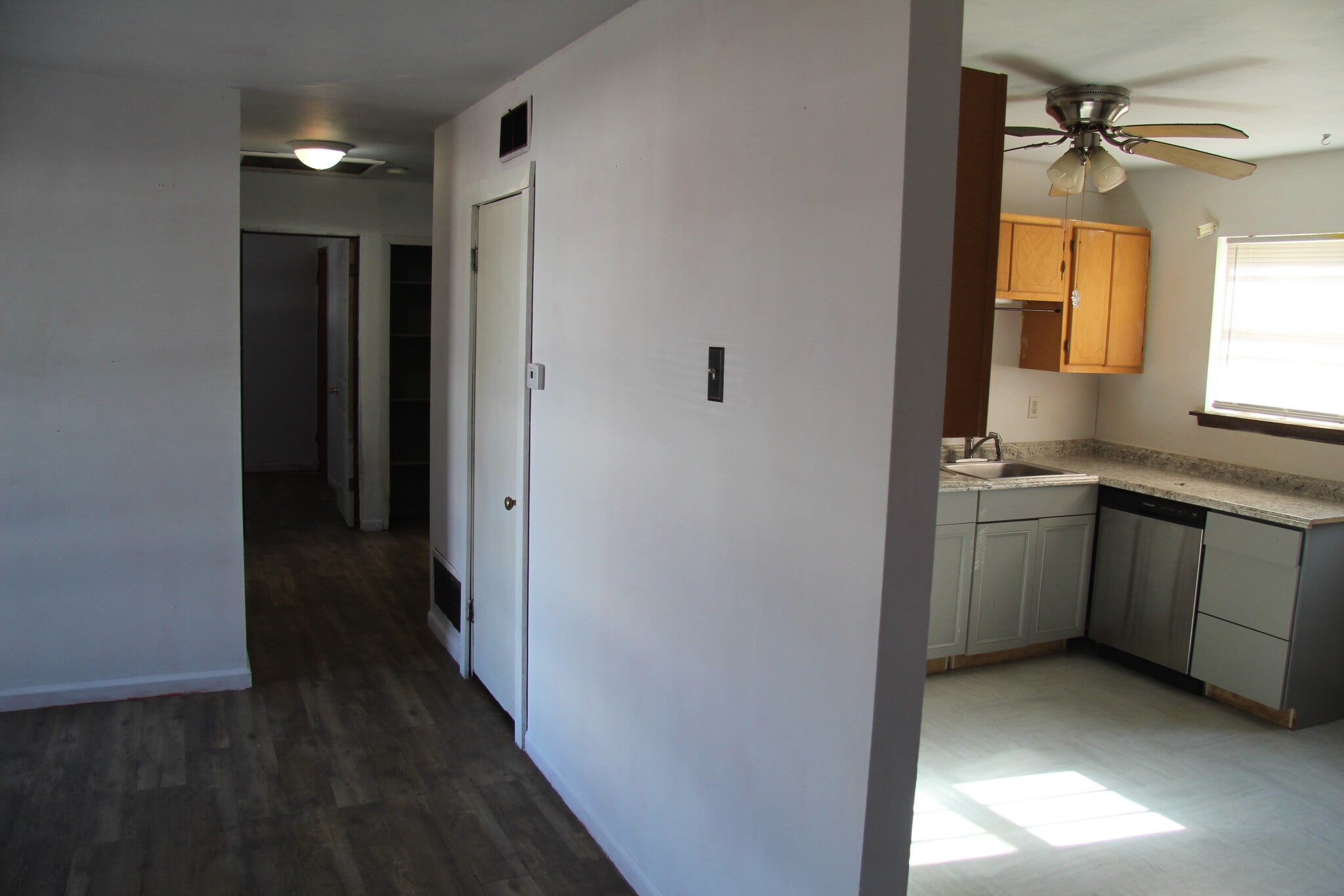 Building Photo - 1416 Plaza Pl