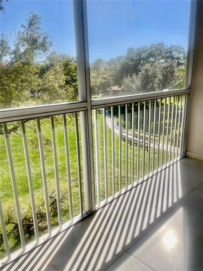 Building Photo - 1251 SW 125th Ave