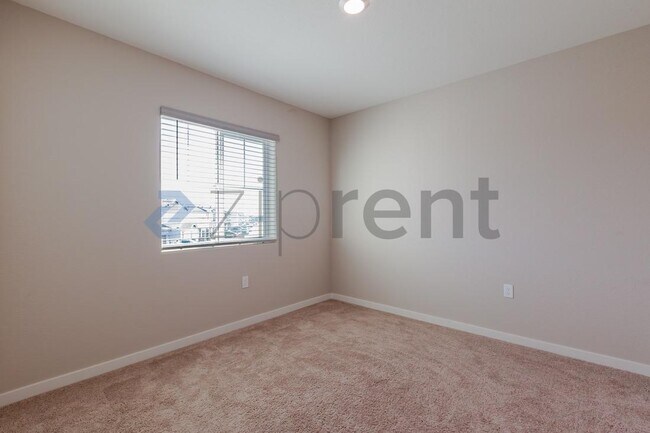 Building Photo - 2766 Bedell St