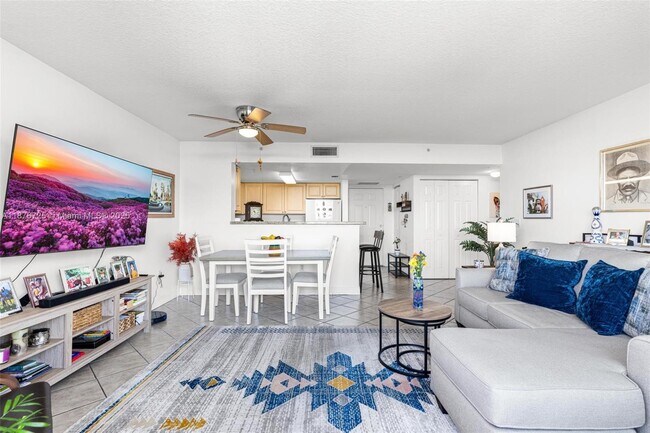 Building Photo - 3000 Coral Wy