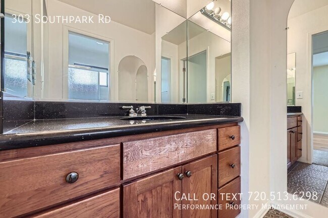 Building Photo - 303 Southpark Rd